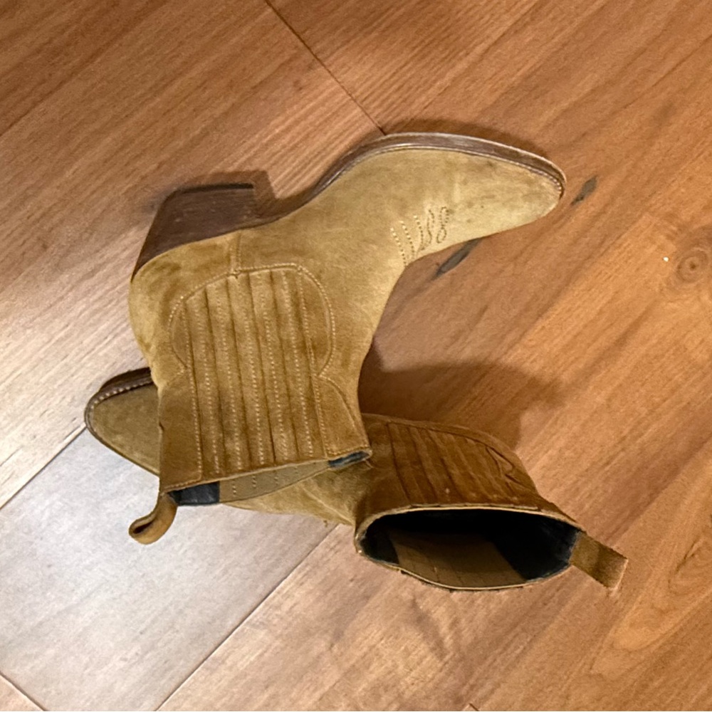 Boots - Picture 2 of 3